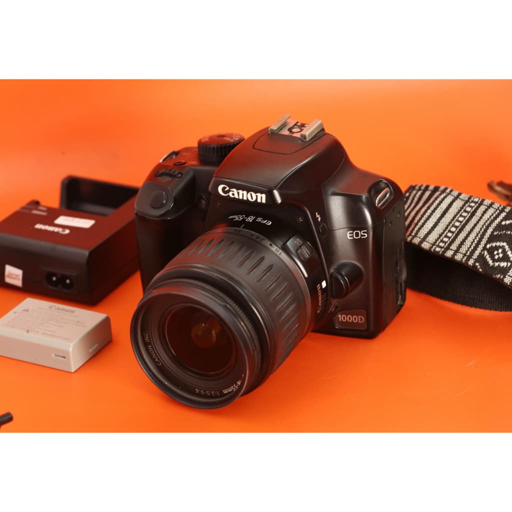 Canon EOS 1000D Kit EF-S 18-55mm Unit Only [LCD Tidak Vignet] B392 Standar